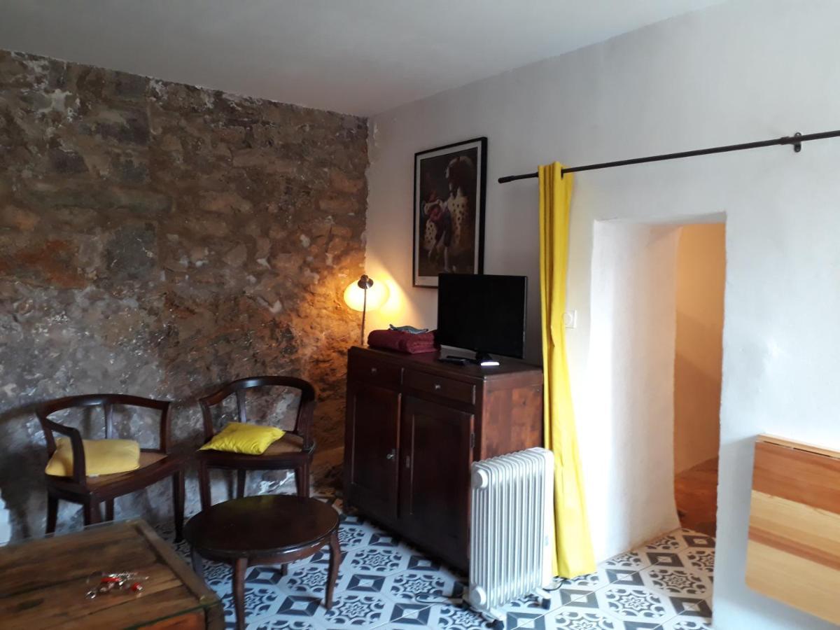 Caraussane Caractere Terrasse Sur Jardin Et Wifi Via Fibre En Coeur De Ville セット エクステリア 写真