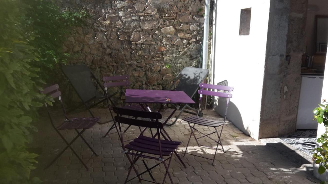 Caraussane Caractere Terrasse Sur Jardin Et Wifi Via Fibre En Coeur De Ville セット エクステリア 写真